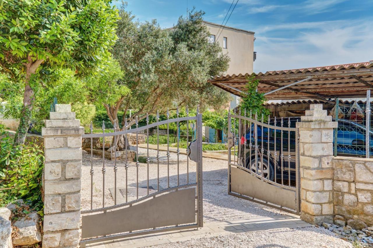 Apartment Dami Mali Losinj Luaran gambar